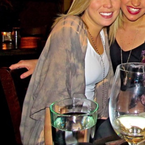 Sloane Rouge Kimono - Picture 4 of 4